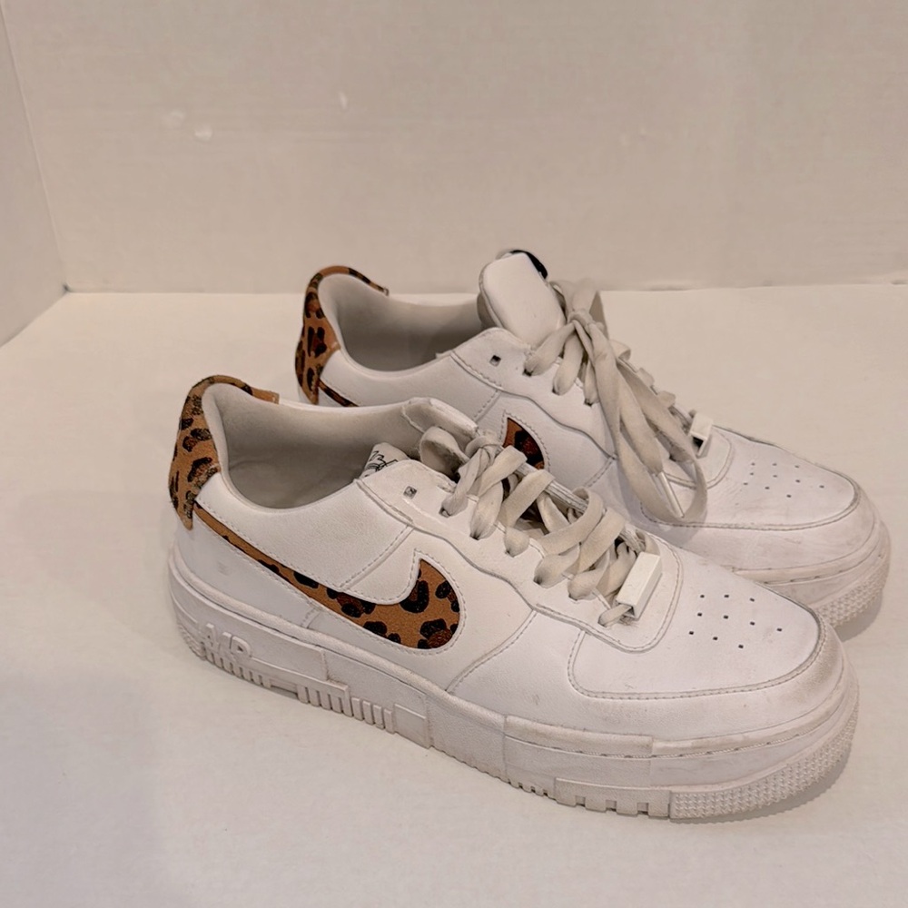 Women's Air Force 1 Pixel Leopard Sz 8